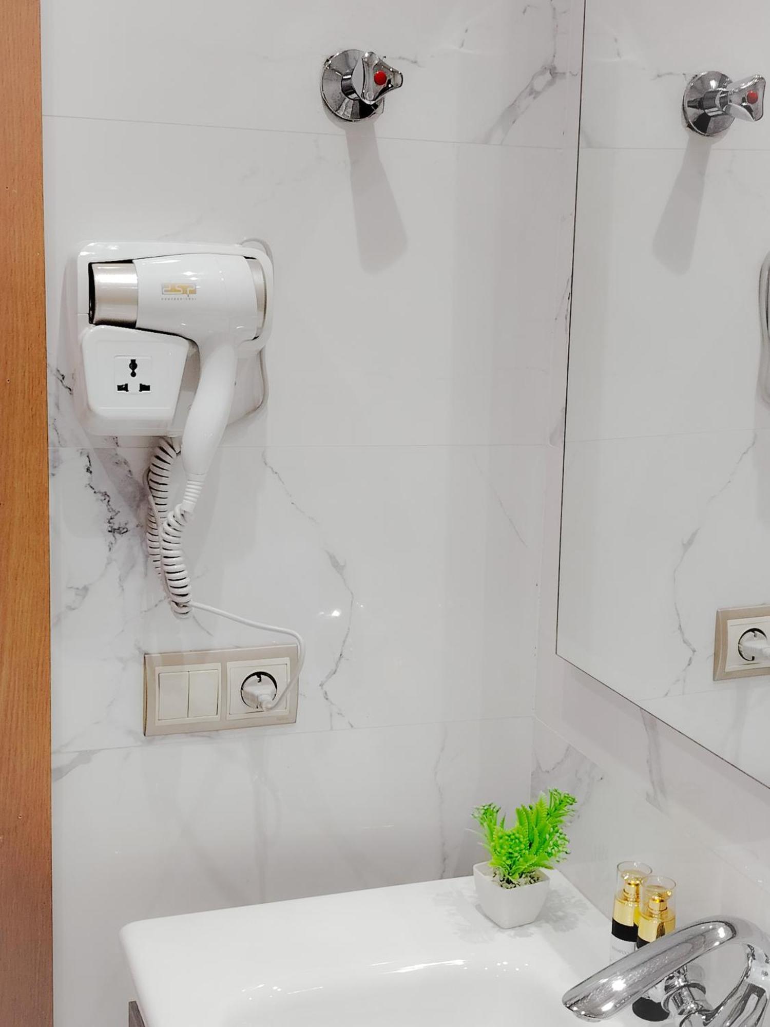 Super Apartement Totalement Neuf A Cote De Marjane Avec La Climatisation Et Wifi Tanger Extérieur photo